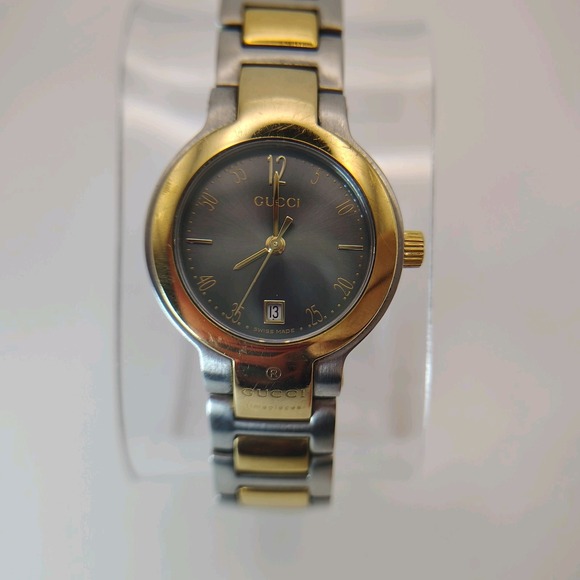 Vintage GUCCI 8900L Swiss Women's Quartz Watch With Certificate Of Authenticity - Picture 1 of 9